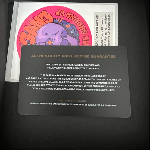 GLD Crucifix in White Gold - Picture 2 of 2